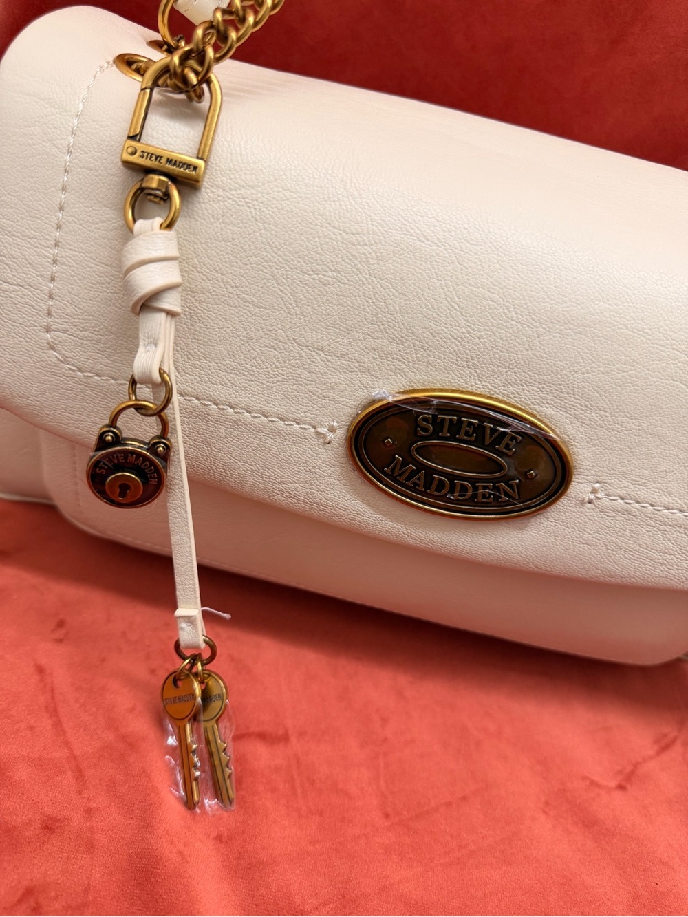 Steve Madden Cream Shoulder Bag with Gold Chain - Picture 3 of 6